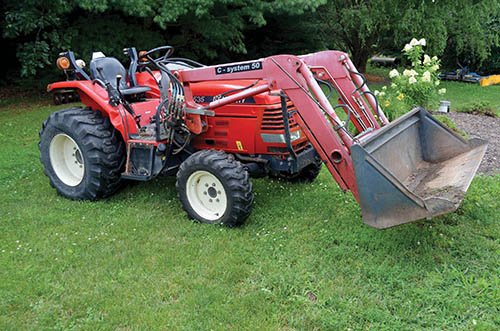 Property photo 60 - Personal Property Auction, Tractor & Implements, Cars, Lawn & Garden, Hunting & Fishing, Guns, Antiques & Collectibles, Household